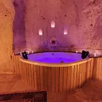 Euphoria Cave House Nar