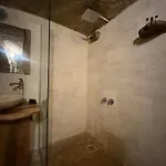 Euphoria Cave House فندق Nar