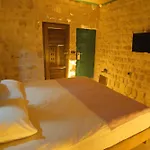 Euphoria Cave House فندق *