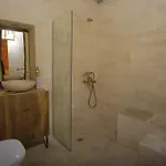 Euphoria Cave House فندق Nar