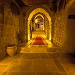 Euphoria Cave House فندق Nar