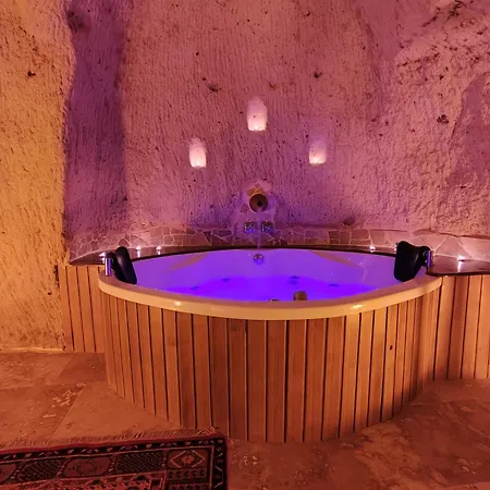 Euphoria Cave House Nar