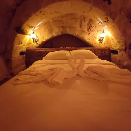 Euphoria Cave House Hotel *