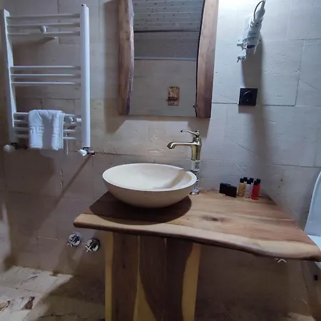 Hotel Euphoria Cave House *