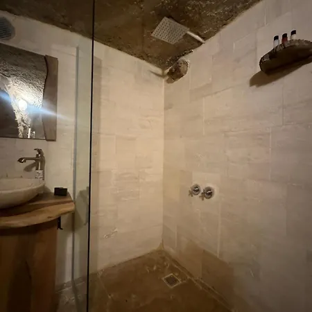 Euphoria Cave House Hotel Nar
