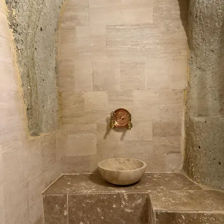 Euphoria Cave House Nar