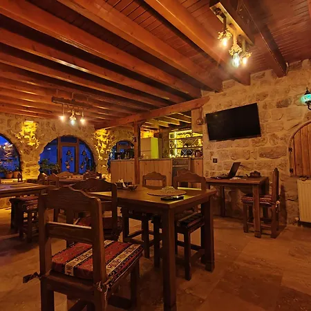Euphoria Cave House Nar