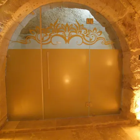 Euphoria Cave House * Nar