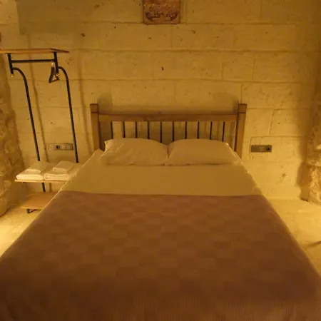 Euphoria Cave House Nar