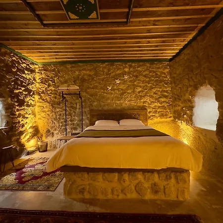 Euphoria Cave House Nar