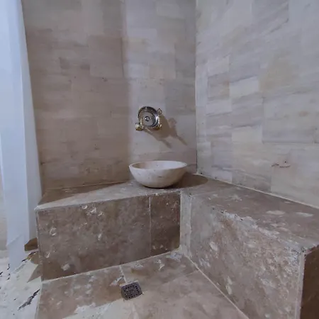 Euphoria Cave House Hotel *