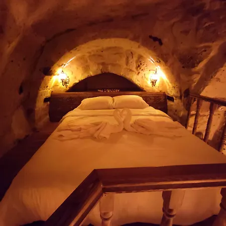Euphoria Cave House Otel *