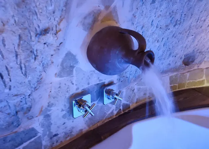 Euphoria Cave House Nar