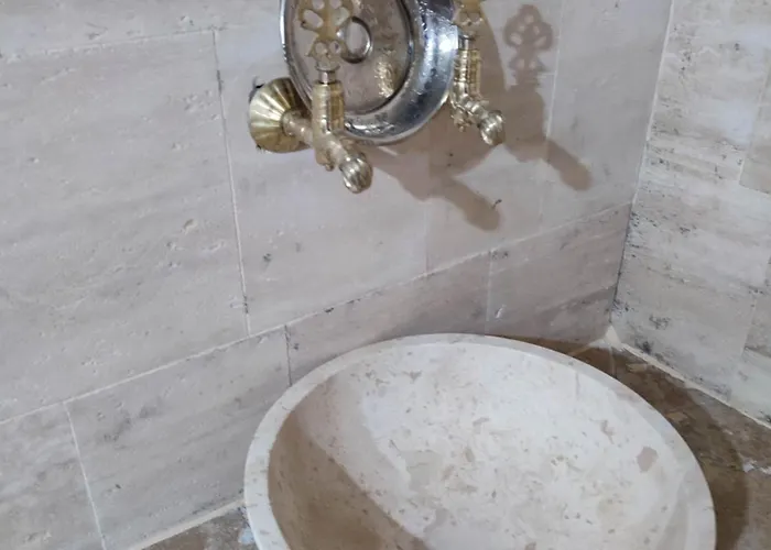 Euphoria Cave House * Nar