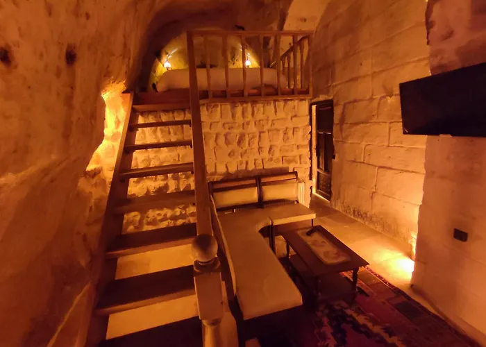 Hotel Euphoria Cave House Nar