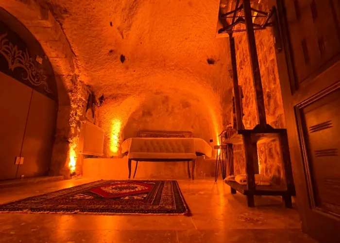 Hotel Euphoria Cave House