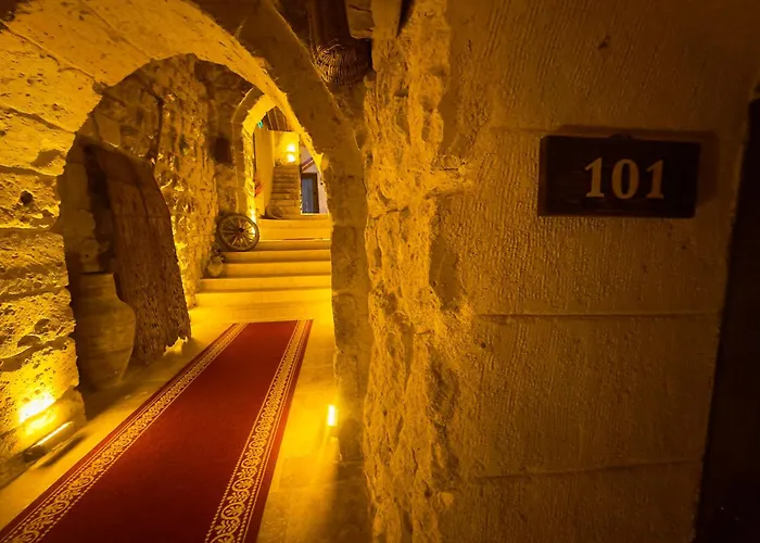 Euphoria Cave House Hotel *