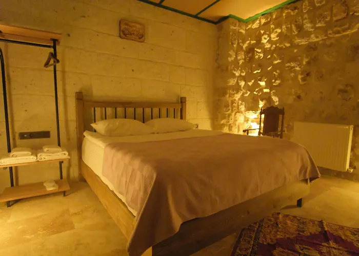 Euphoria Cave House Nar