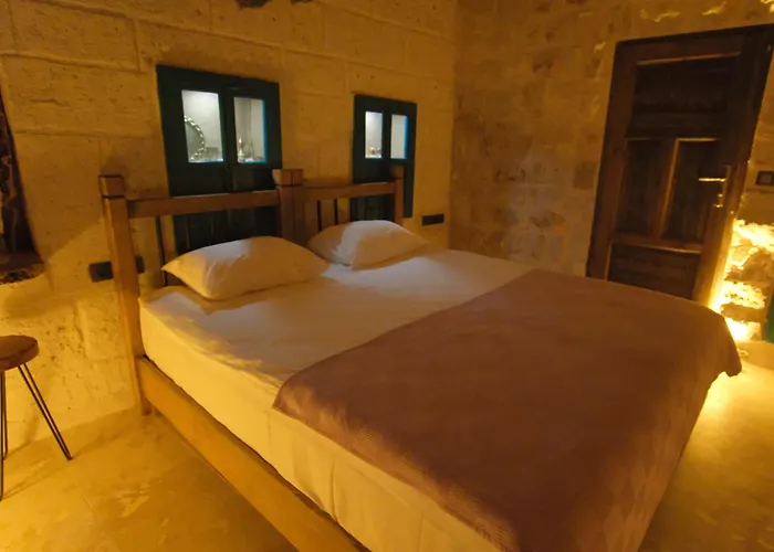 Hotel Euphoria Cave House *