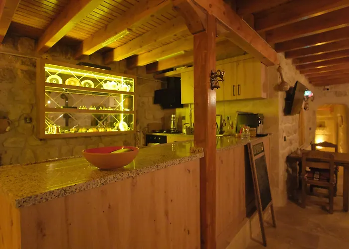 Euphoria Cave House Nar