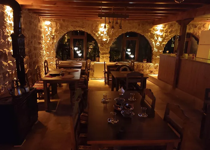 Euphoria Cave House Nar