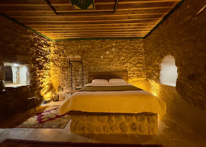 Euphoria Cave House Nar