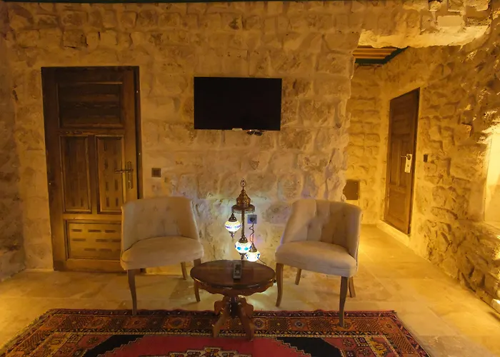 Euphoria Cave House Hotel *